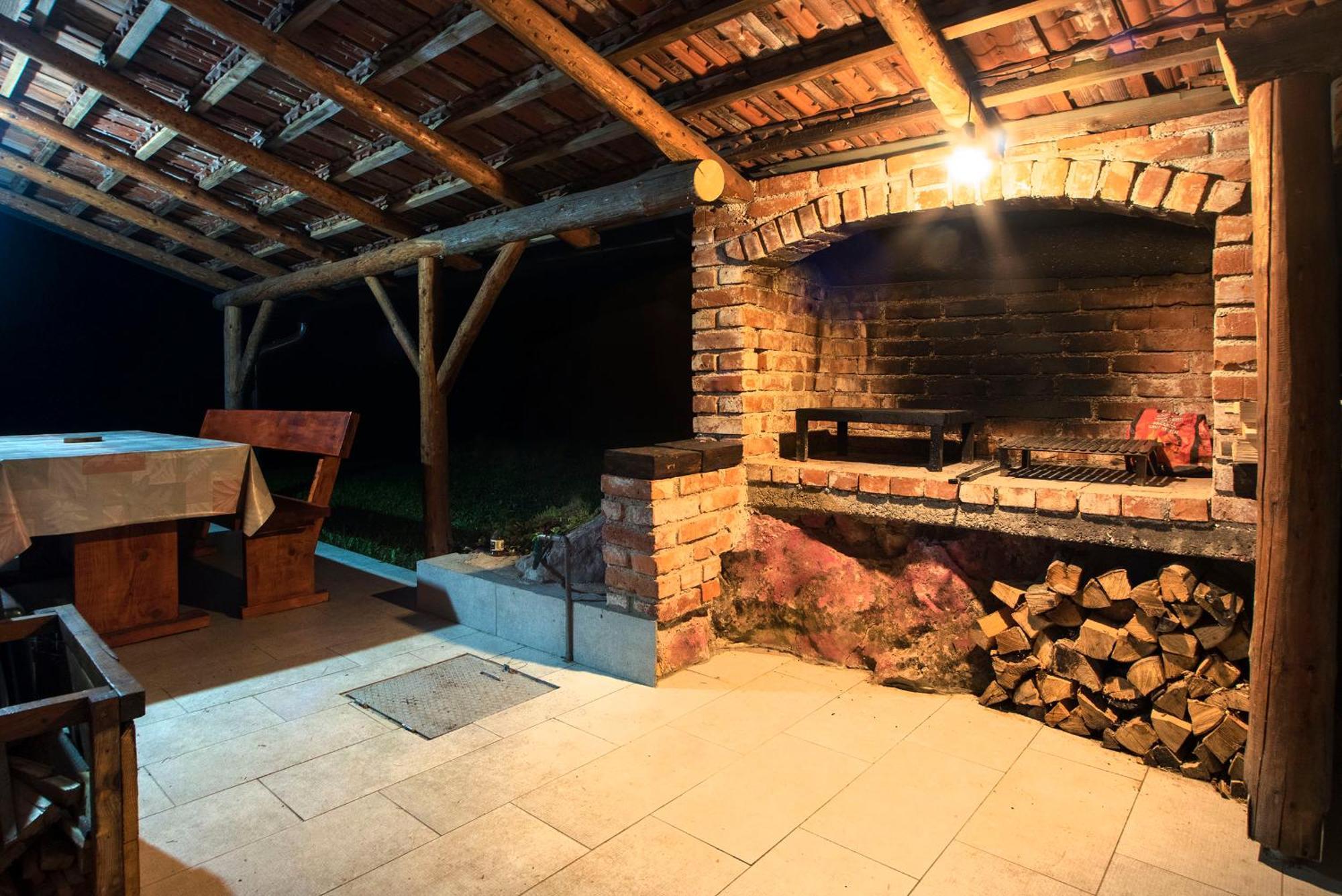 Vila Kuca Za Odmor Slunjcica Exteriér fotografie