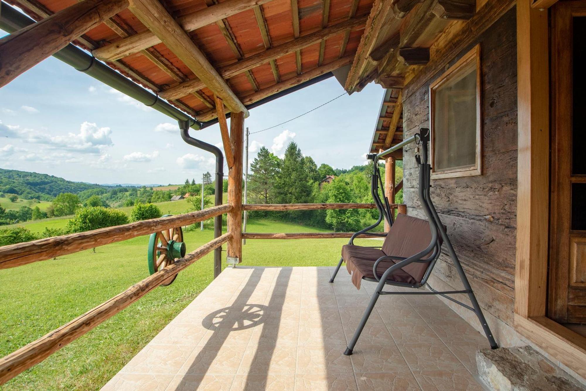 Vila Kuca Za Odmor Slunjcica Exteriér fotografie
